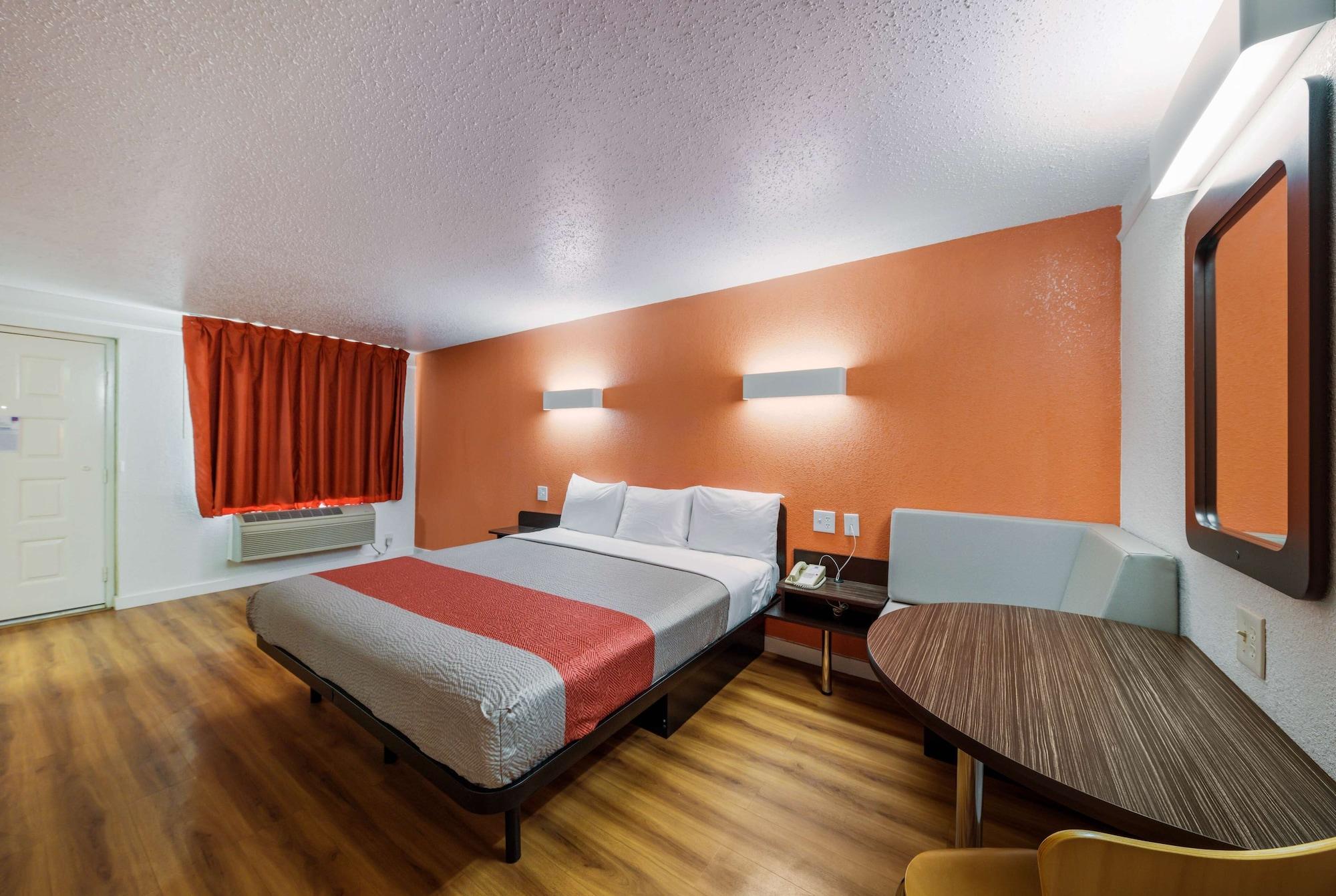 Motel 6-Dallas, Tx - Farmers Branch Exterior photo