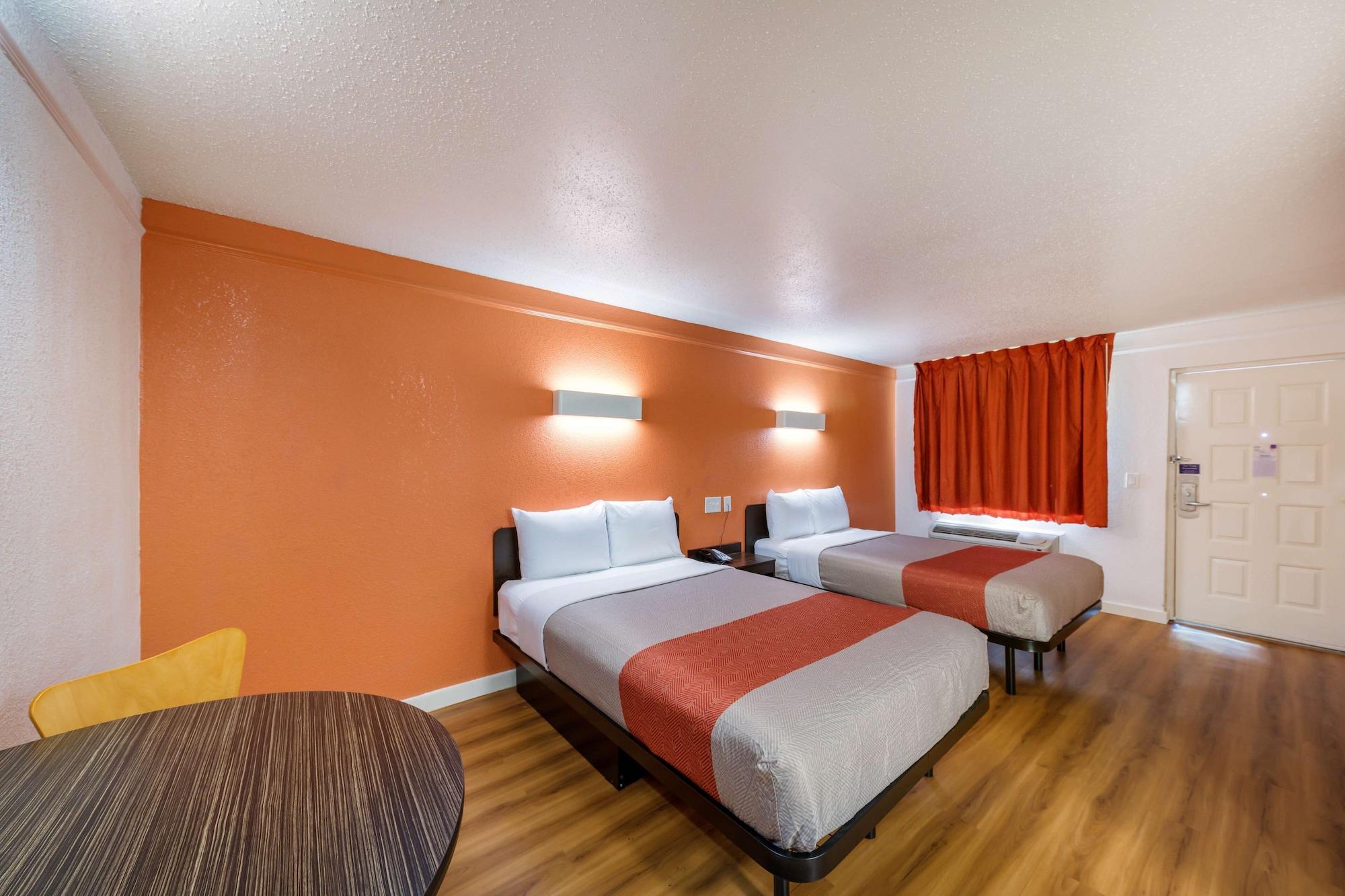 Motel 6-Dallas, Tx - Farmers Branch Exterior photo