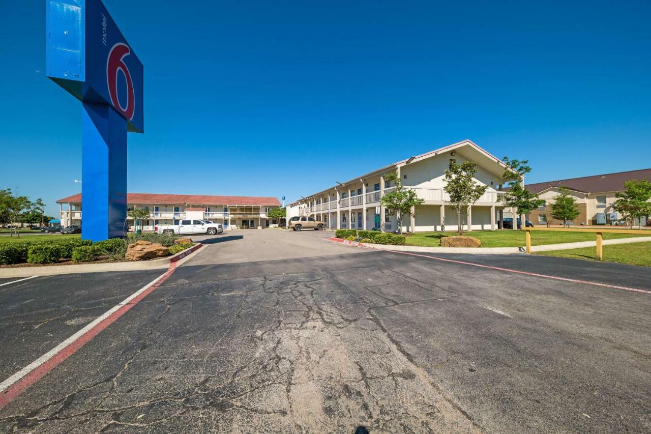 Motel 6-Dallas, Tx - Farmers Branch Exterior photo